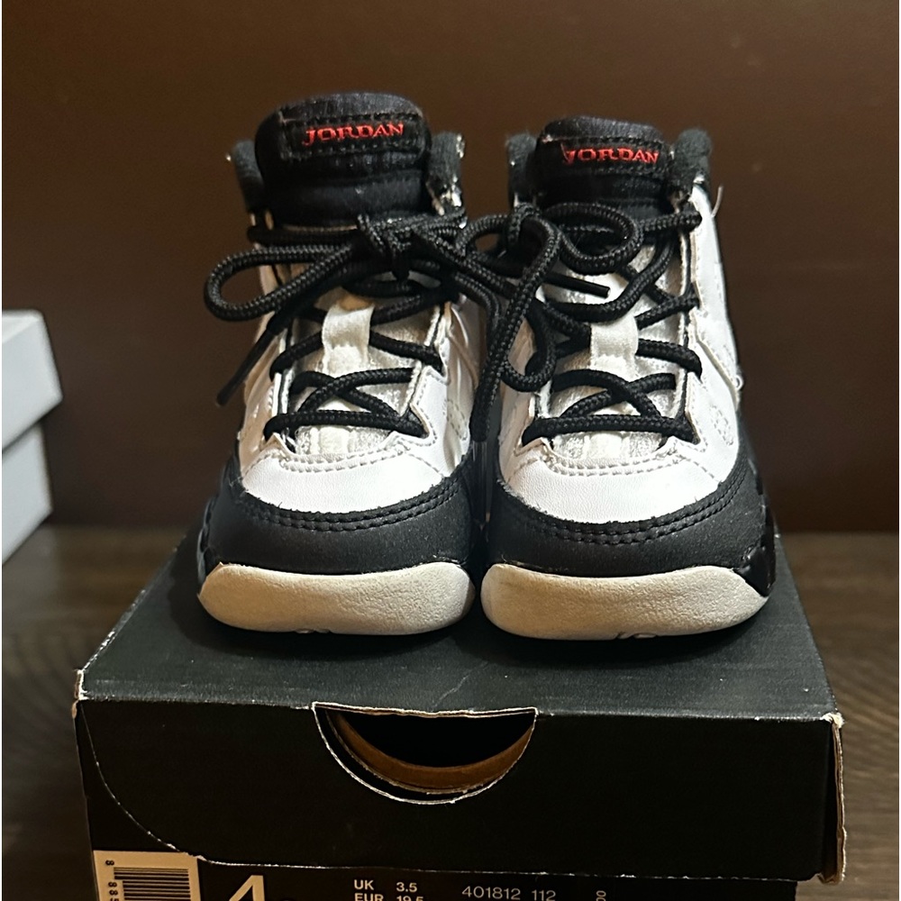 Jordan 9s black and white size 4c